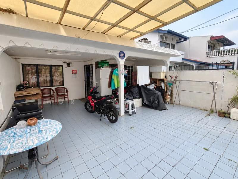 1.5-storey Terraced House for Sale in Selayang (Selangor) - Thoriq Suparman - Exterior - PropertyGuru.com.my