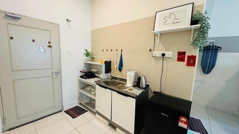 Kediaman Servis untuk Dijual di Akademik Suite - Chloe Lai - Kitchen - PropertyGuru.com.my