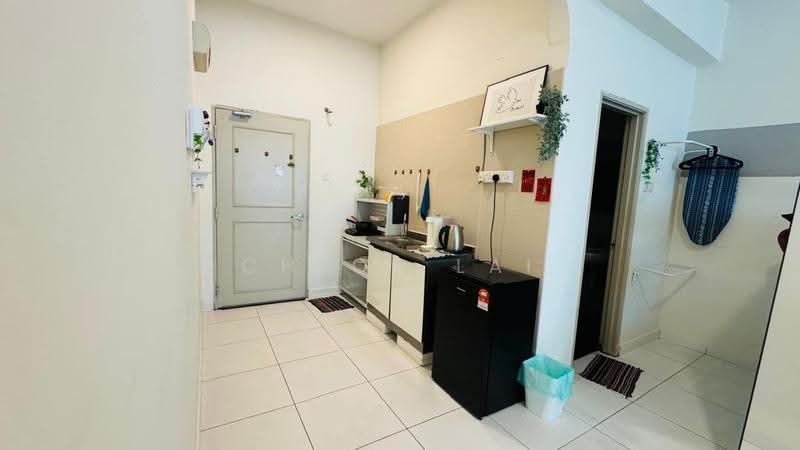 Kediaman Servis untuk Dijual di Akademik Suite - Chloe Lai - Kitchen - PropertyGuru.com.my