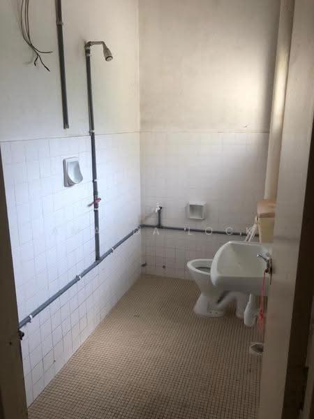 2-storey Terraced House for Sale in Seksyen 2, Taman Kinrara (Puchong) - Amanda Lock - Bathroom - PropertyGuru.com.my