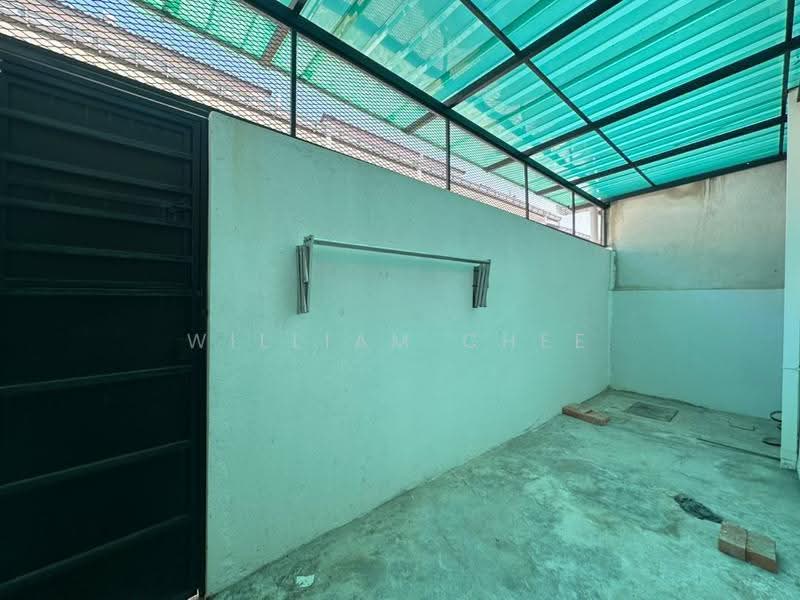 Rumah Teres 2-Tingkat untuk Dijual di Taman Sepang (Sepang) - William Chee - backyard - PropertyGuru.com.my