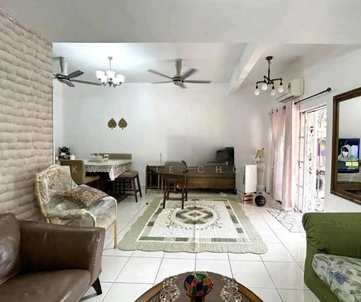 2-storey Terraced House for Sale in Bandar Tun Hussein Onn (Cheras) - Kweenie Chong - Living Room - PropertyGuru.com.my