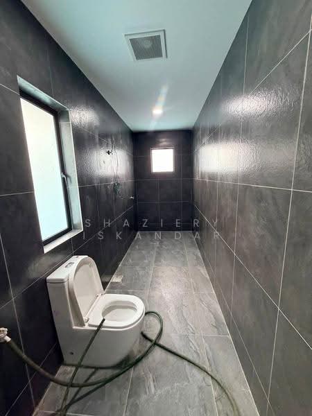 Rumah Teres untuk Dijual di Kipark Sri Utara (Batu) - Shaziery Iskandar - Bathroom - PropertyGuru.com.my