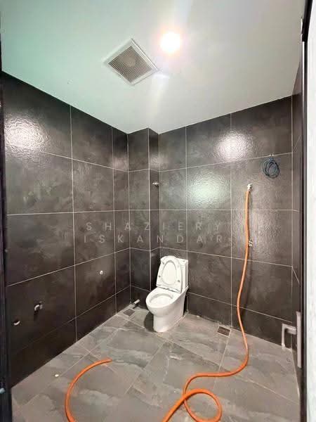 Rumah Teres untuk Dijual di Kipark Sri Utara (Batu) - Shaziery Iskandar - Bathroom - PropertyGuru.com.my