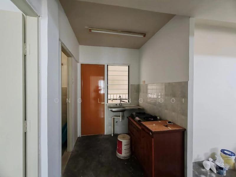 Rumah Flat untuk Disewa di Sri Jelutong - Tong Liang Ooi - Kitchen - PropertyGuru.com.my