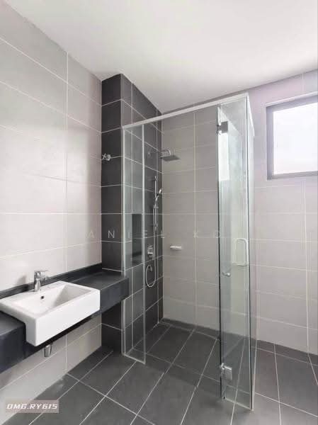 Rumah Berkembar untuk Dijual di Canary Garden (Klang) - Daniel Kok - Bathroom - PropertyGuru.com.my