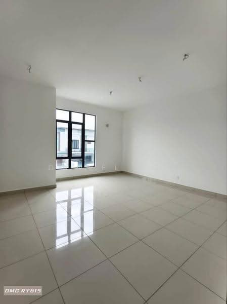 Rumah Berkembar untuk Dijual di Canary Garden (Klang) - Daniel Kok - Living Room - PropertyGuru.com.my