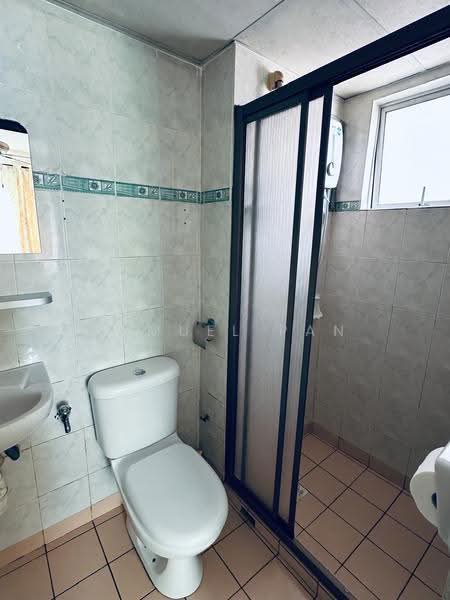 Pangsapuri untuk Dijual di Aliran Damai - Samuel Pan - Bathroom - PropertyGuru.com.my