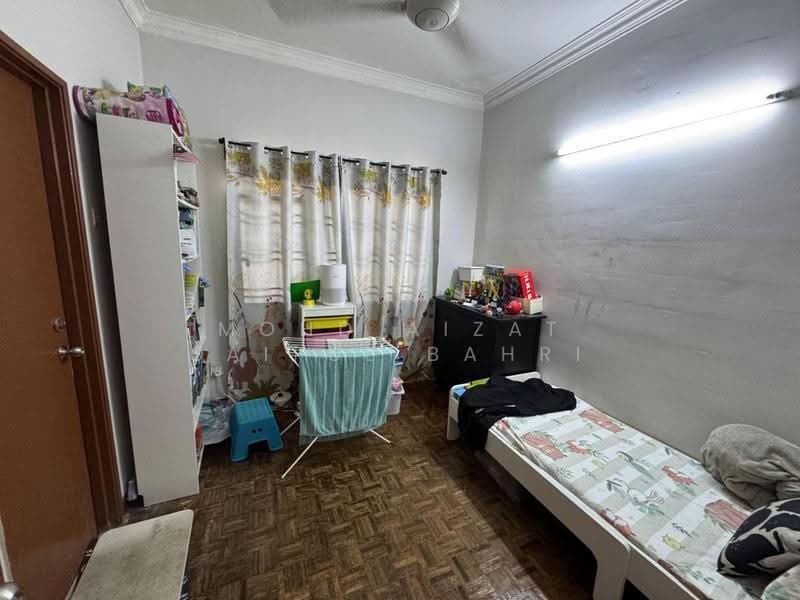 2-storey Terraced House for Sale in Taman Pinggiran Usj (Subang Jaya) - Mohd Aizat Saiful Bahri - Bedroom - PropertyGuru.com.my
