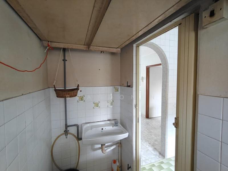 Flat for Rent at Seksyen 2 Wangsa Maju Flat - Brandon N - Bathroom - PropertyGuru.com.my