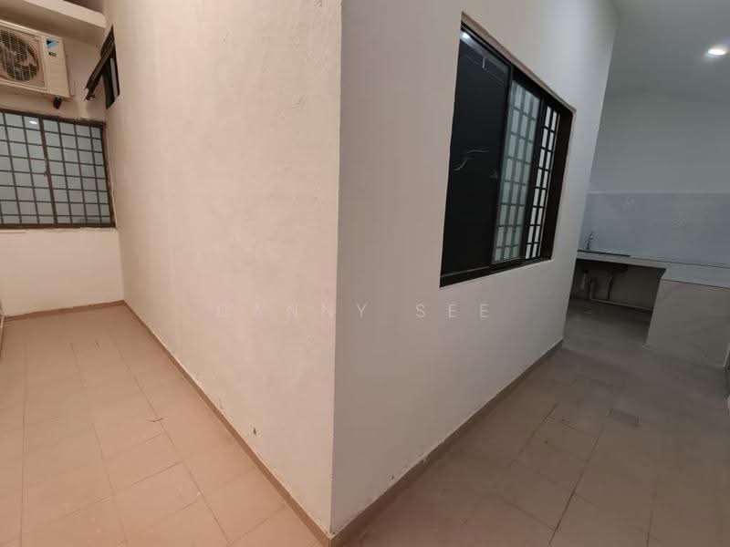 1-storey Terraced House for Sale in Taman Putri Kulai (Kulai) - Danny See - Kitchen - PropertyGuru.com.my