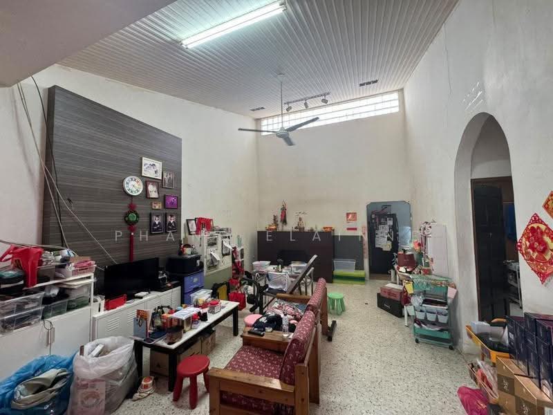 Rumah Berkembar untuk Dijual di Taman Sri Tebrau (Johor Bahru) - Phang Elainne - Living Room - PropertyGuru.com.my