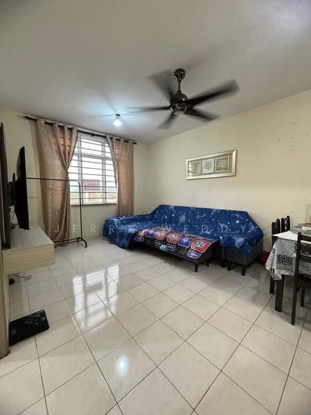 Apartment for Sale at Putatan Platinum Apartment - Jerry Weddy - Living Room - PropertyGuru.com.my