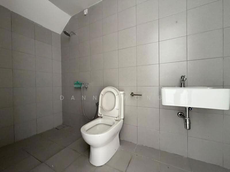 2-storey Terraced House for Sale in Bandar Country Homes (Rawang) - Danny Wong - Bathroom - PropertyGuru.com.my
