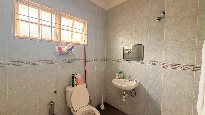 Rumah Teres 2-Tingkat untuk Dijual di Taman Midah (Cheras) - Dlynie Ooi - Bathroom - PropertyGuru.com.my