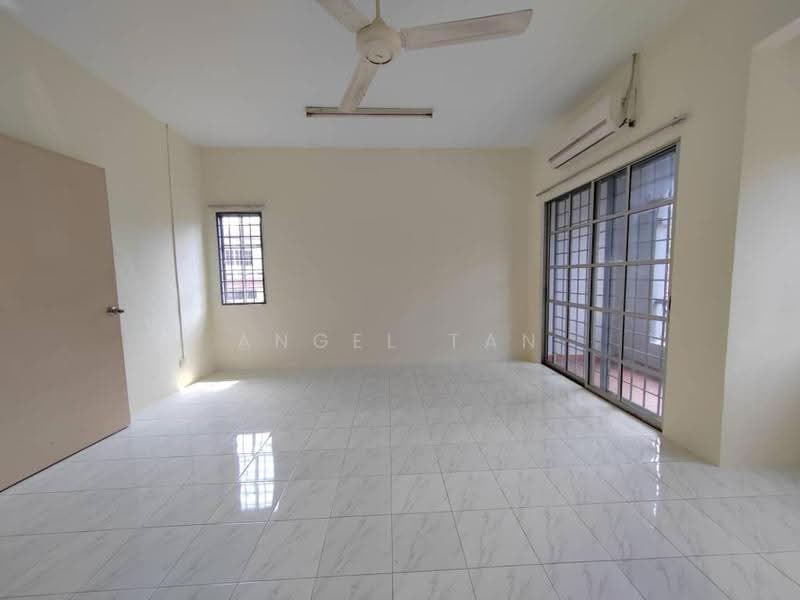 Terraced House for Sale in Kota Kemuning (Shah Alam) - Angel Tan - Living Room - PropertyGuru.com.my