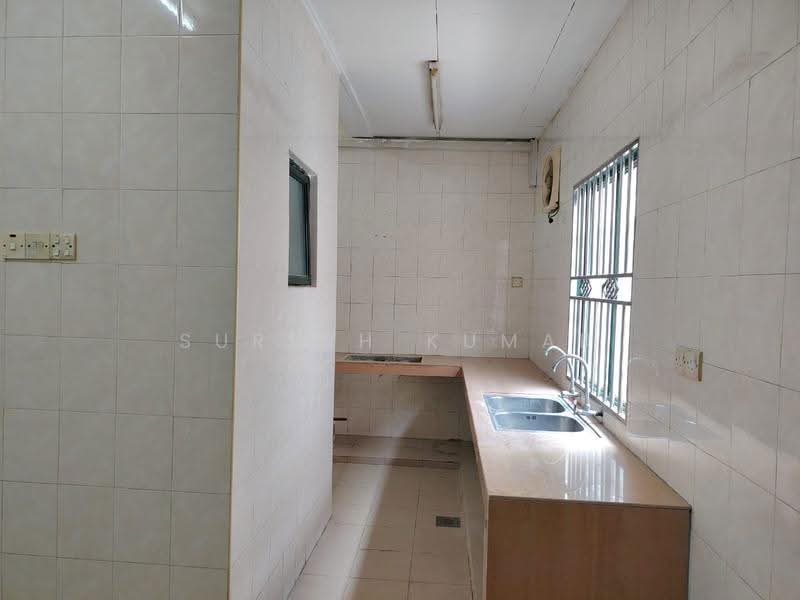 2-storey Terraced House for Sale in Puchong (Selangor) - Suresh Kumar - Kitchen - PropertyGuru.com.my