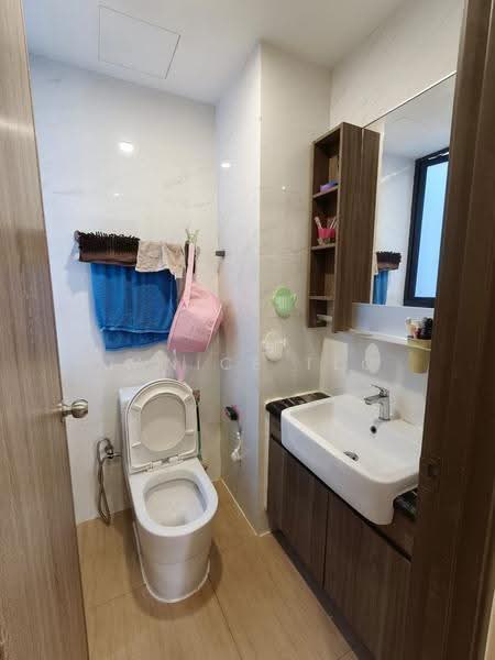 Pangsapuri untuk Dijual di Sky Garden Residences - Janice Teo - Bathroom - PropertyGuru.com.my