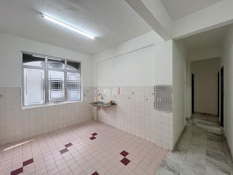Pangsapuri untuk Dijual di City Apartment - Jayden Geh - Kitchen - PropertyGuru.com.my