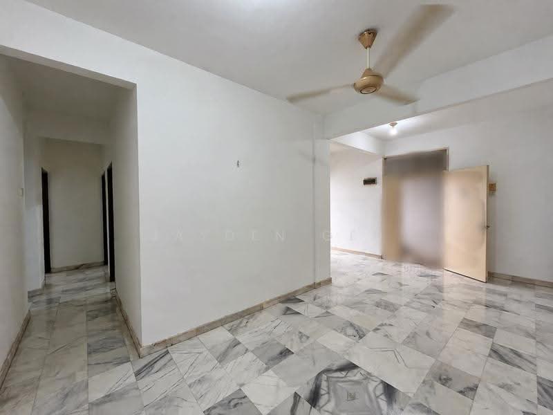 Pangsapuri untuk Dijual di City Apartment - Jayden Geh - Corridor - PropertyGuru.com.my