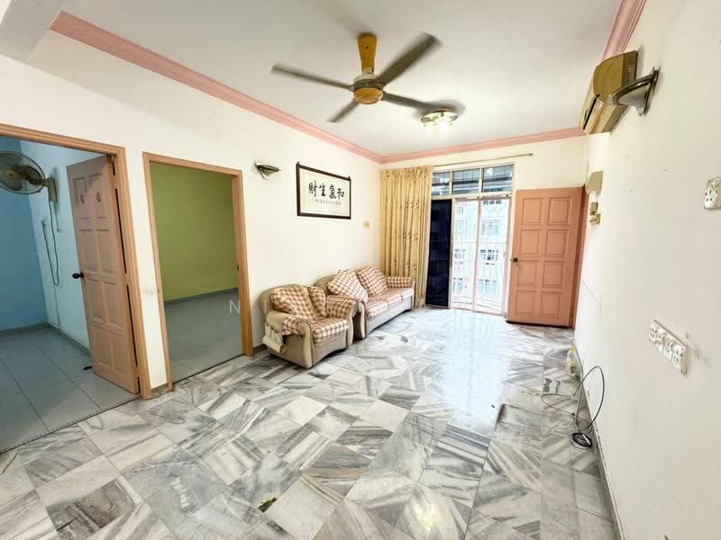 Rumah Flat untuk Disewa di Taman Kenanga Seksyen 3 - Nick Yaw - Living Room - PropertyGuru.com.my