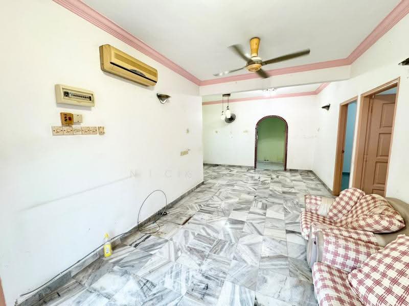 Rumah Flat untuk Disewa di Taman Kenanga Seksyen 3 - Nick Yaw - Living Room - PropertyGuru.com.my
