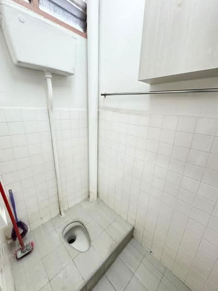 Rumah Flat untuk Disewa di Taman Kenanga Seksyen 3 - Nick Yaw - Bathroom - PropertyGuru.com.my