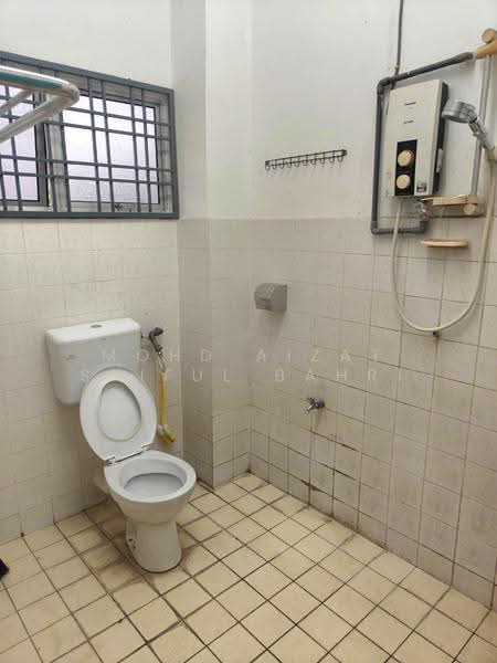 2-storey Terraced House for Sale in Bandar Teknologi Kajang (Kajang) - Mohd Aizat Saiful Bahri - Bathroom - PropertyGuru.com.my