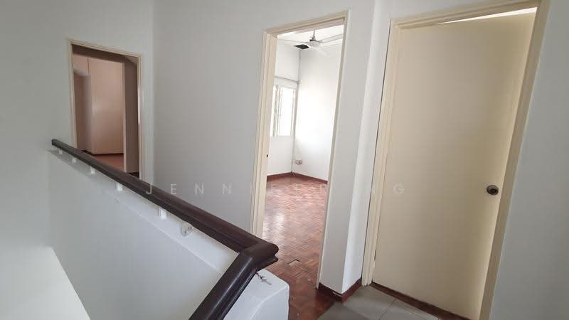 2-storey Terraced House for Rent in Usj 14 (Subang Jaya) - Jennifer Ng - Corridor - PropertyGuru.com.my