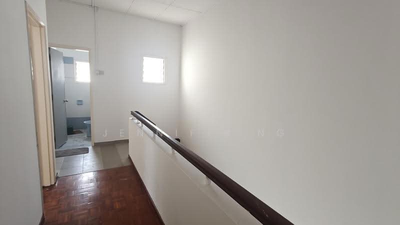 2-storey Terraced House for Rent in Usj 14 (Subang Jaya) - Jennifer Ng - Bathroom - PropertyGuru.com.my