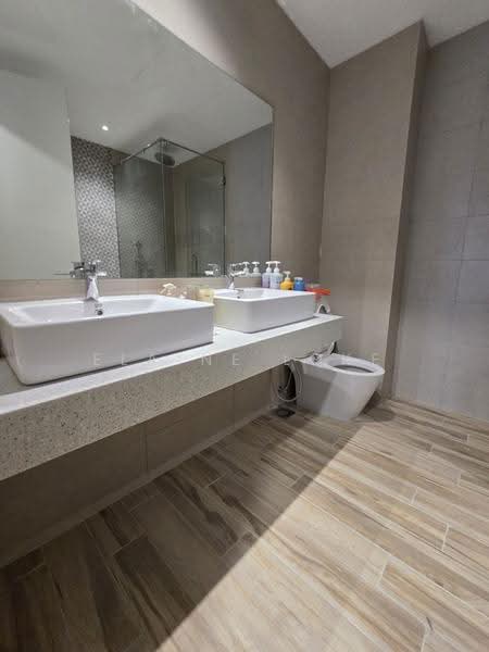 Kediaman Servis untuk Dijual di Hampton Damansara - Elaine Loke - Bathroom - PropertyGuru.com.my
