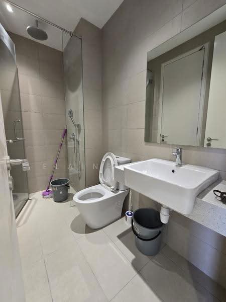 Kediaman Servis untuk Dijual di Hampton Damansara - Elaine Loke - Bathroom - PropertyGuru.com.my