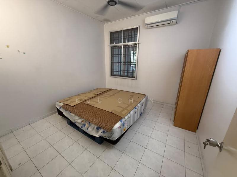 1-storey Terraced House for Sale in Bandar Putra Kulai (Kulai) - Kuu Chin - Bedroom - PropertyGuru.com.my