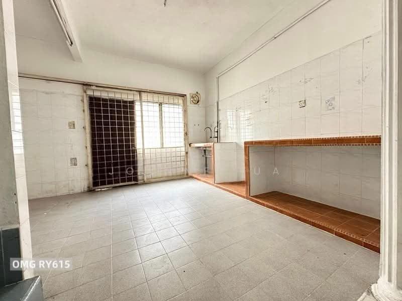 2-storey Terraced House for Sale in Taman Desawan (Klang) - Joanne Pua - Kitchen - PropertyGuru.com.my