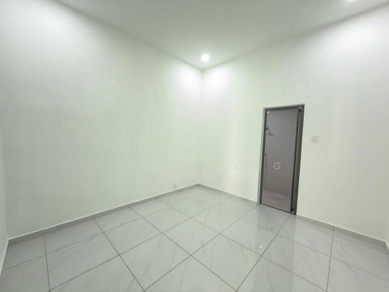 Semi-Detached House for Sale in Taman Sri Putri (Skudai) - Anson Hiong - PropertyGuru.com.my