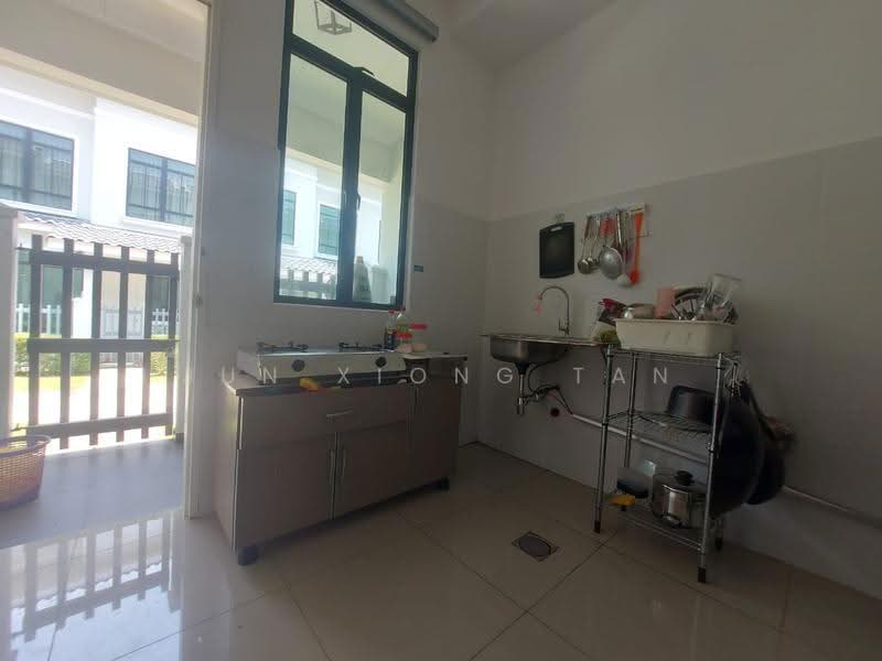 Rumah Teres 2-Tingkat untuk Dijual di Kota Masai (Pasir Gudang) - Jun Xiong Tan - Kitchen - PropertyGuru.com.my