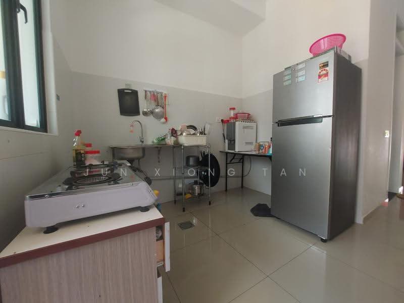 Rumah Teres 2-Tingkat untuk Dijual di Kota Masai (Pasir Gudang) - Jun Xiong Tan - Kitchen - PropertyGuru.com.my