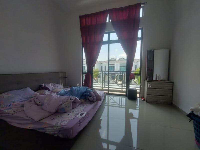 Rumah Teres 2-Tingkat untuk Dijual di Kota Masai (Pasir Gudang) - Jun Xiong Tan - Bedroom - PropertyGuru.com.my