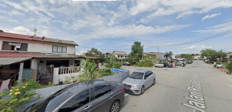 Rumah Teres 2-Tingkat untuk Dijual di Serdang Jaya (Seri Kembangan) - Wayne Yap - Exterior - PropertyGuru.com.my