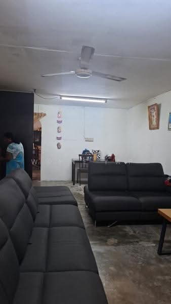 Rumah Teres 2-Tingkat untuk Dijual di Serdang Jaya (Seri Kembangan) - Wayne Yap - Living Room - PropertyGuru.com.my