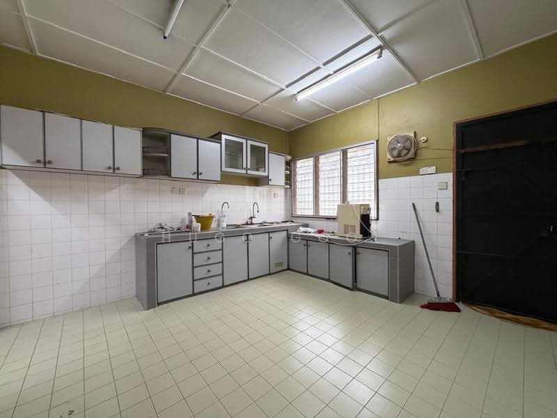 2-storey Terraced House for Sale in Pandan Perdana (Cheras) - Hugo Gooi - Kitchen - PropertyGuru.com.my