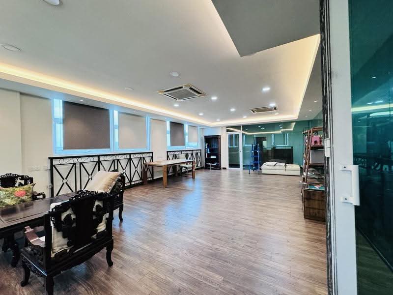 Pejabat untuk Disewa di Puchong (Selangor) - Kow Tze Fui - Living Room - PropertyGuru.com.my