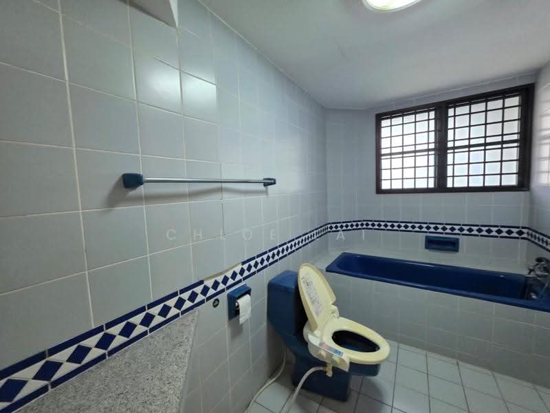 Kondominium untuk Disewa di The Straits View Condominium - Chloe Lai - Bathroom - PropertyGuru.com.my