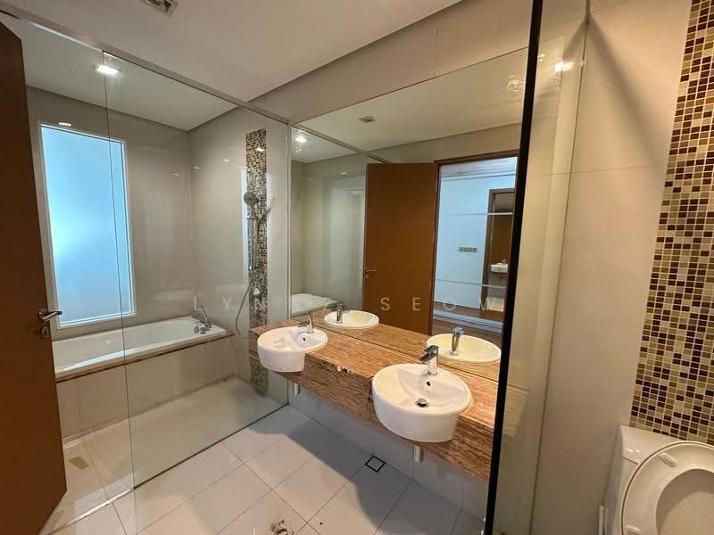 Condominium for Rent at 8 Gurney (The Shore Condominium) - Lynnz Seow - Bathroom - PropertyGuru.com.my