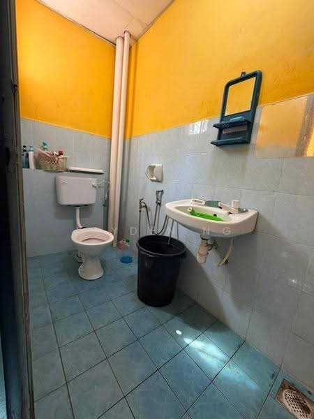 Shop for Sale in Taman Dato Onn (Johor Bahru) - Jayden Ng - Bathroom - PropertyGuru.com.my