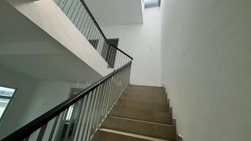 2-storey Terraced House for Sale in Bandar Indahpura (Kulai) - Julia Tan - Corridor - PropertyGuru.com.my