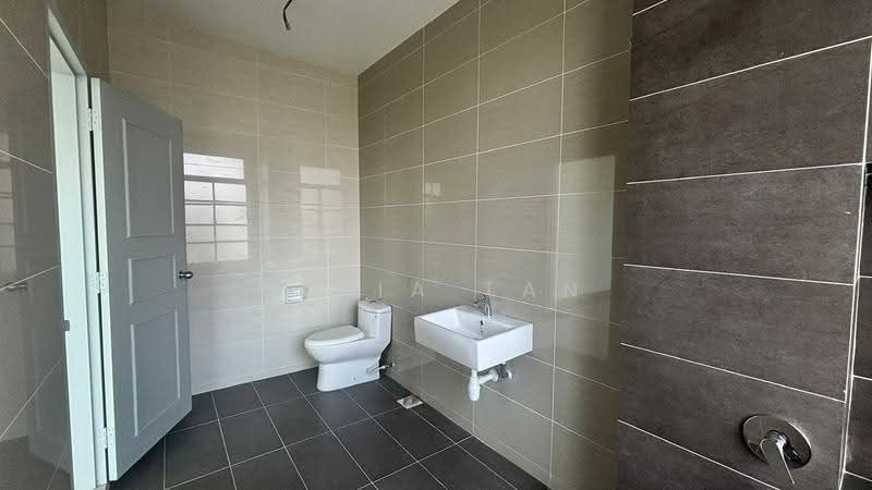 2-storey Terraced House for Sale in Bandar Indahpura (Kulai) - Julia Tan - Bathroom - PropertyGuru.com.my