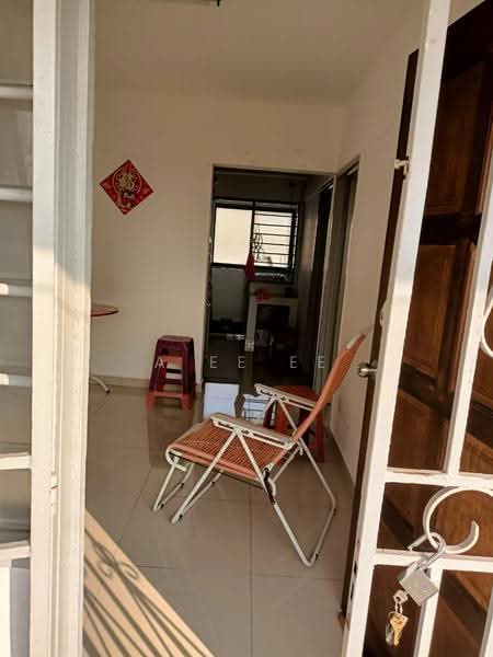 Flat for Sale at Gat Lebuh Macallum - A Ee Ee - Entrance - PropertyGuru.com.my