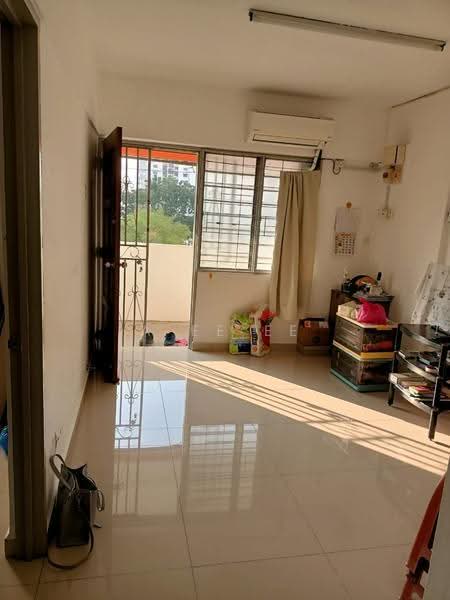 Flat for Sale at Gat Lebuh Macallum - A Ee Ee - Living Room - PropertyGuru.com.my