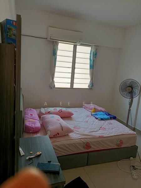 Flat for Sale at Gat Lebuh Macallum - A Ee Ee - Bedroom - PropertyGuru.com.my